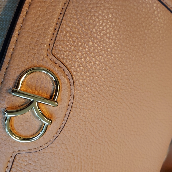 Kate Spade Tan Crossbody Bag NWOT!! - Picture 3 of 6